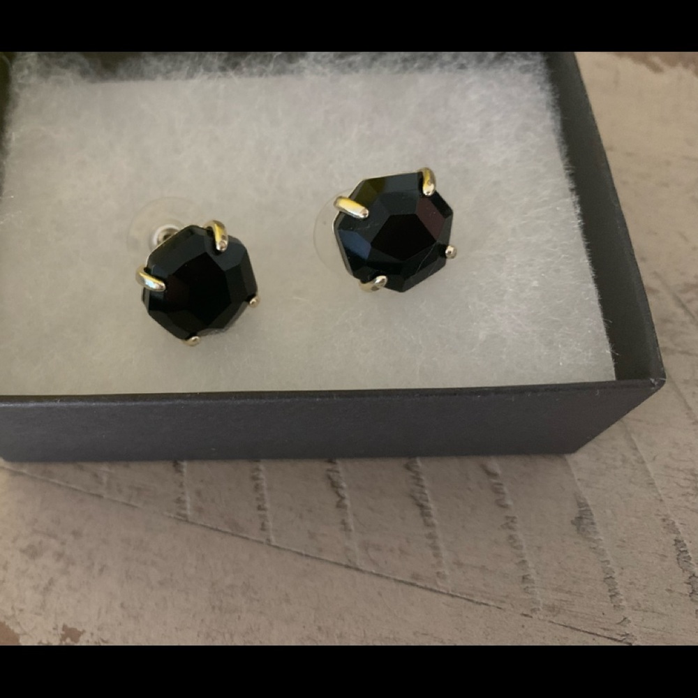 Kendra Scott Black and Gold Post Earrings 💛